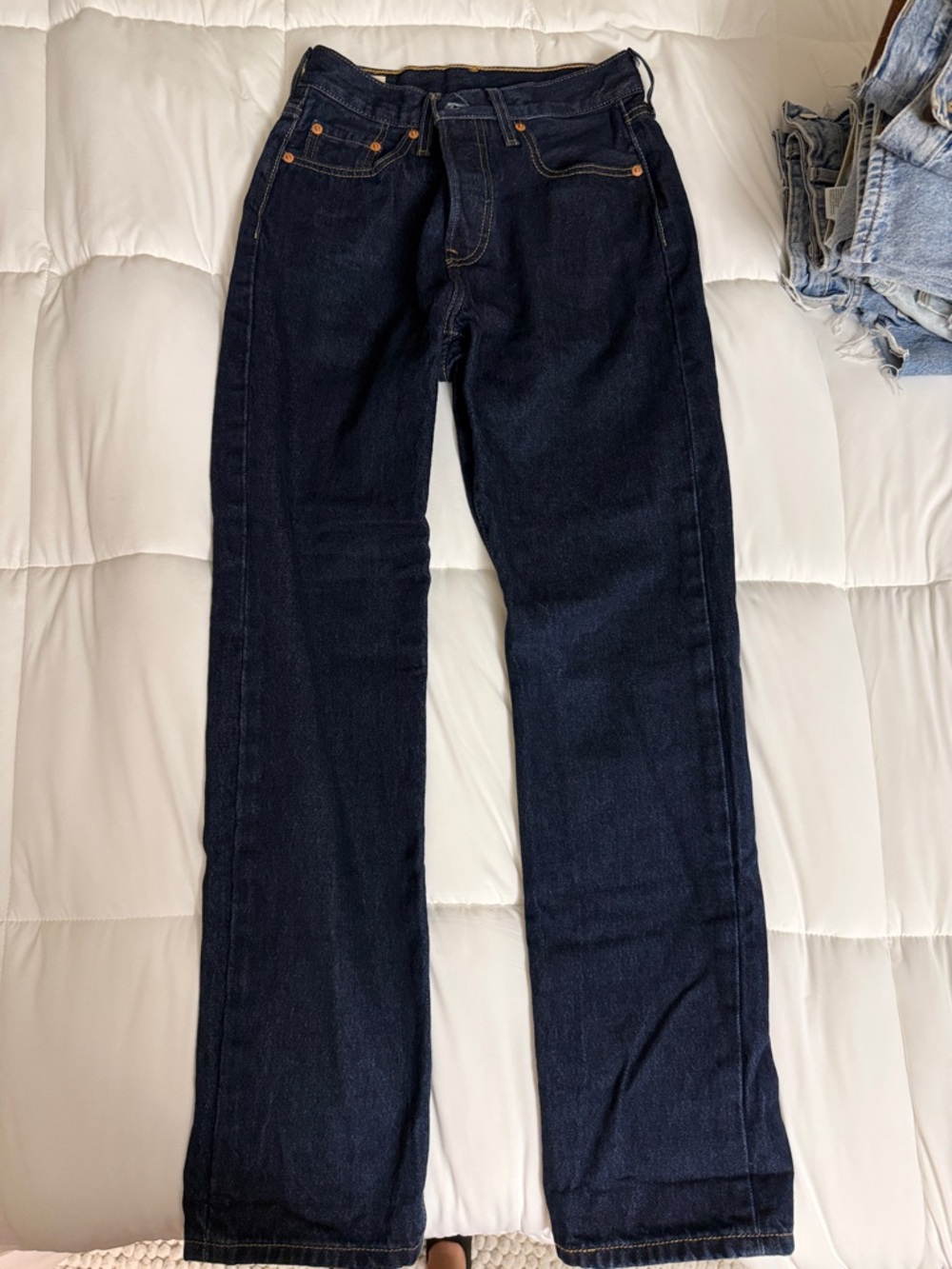 Levi’s 501 Straight Leg Jean in Dark Blue - Picture 4 of 6